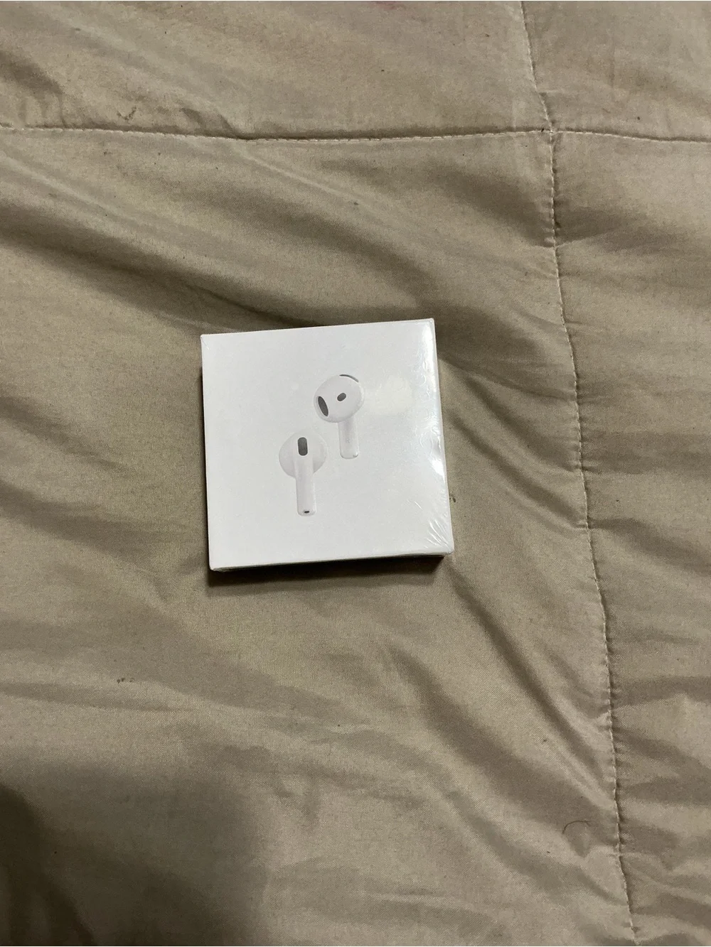 Apple White AirPods gen 4  (Wireless Earbuds)